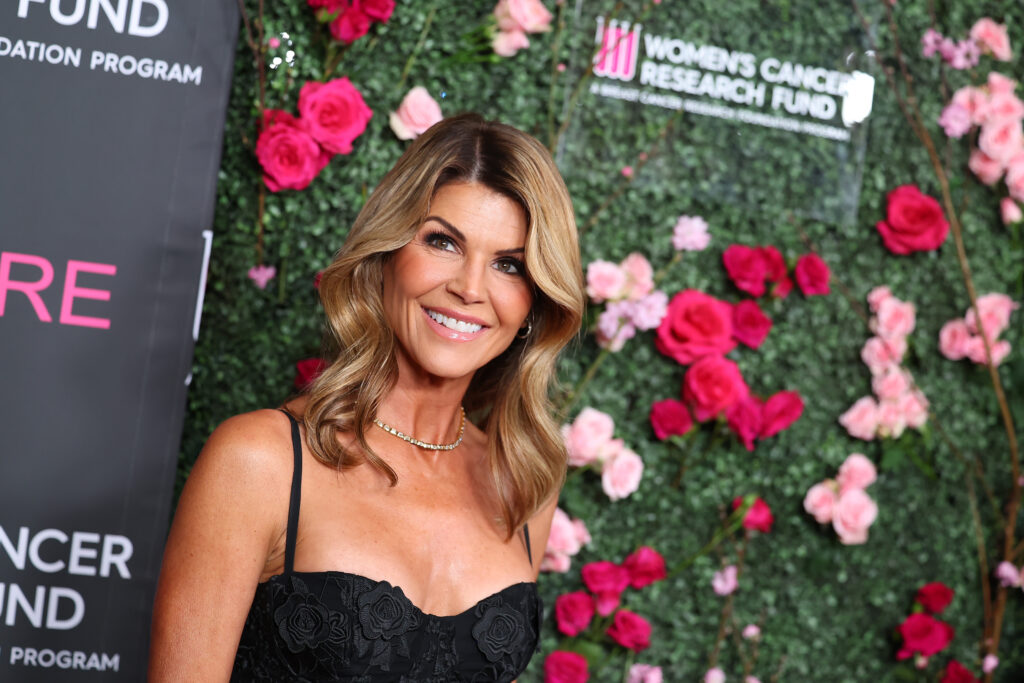 1027_loriloughlin_01-1024x683.jpg