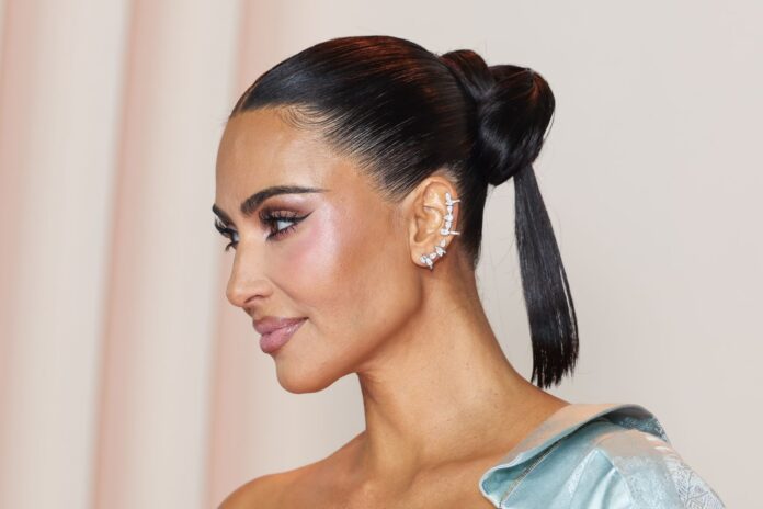 kim%2520kardashian%2520chignon.jpg