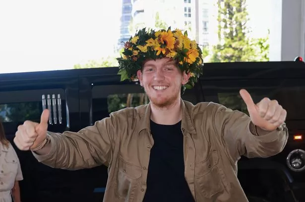 How much money does Angry Ginge make from his YouTube career?