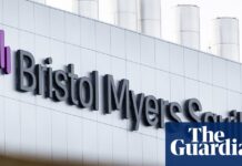 Trump strikes deal with US drugmakers to cut Medicaid medicine costs