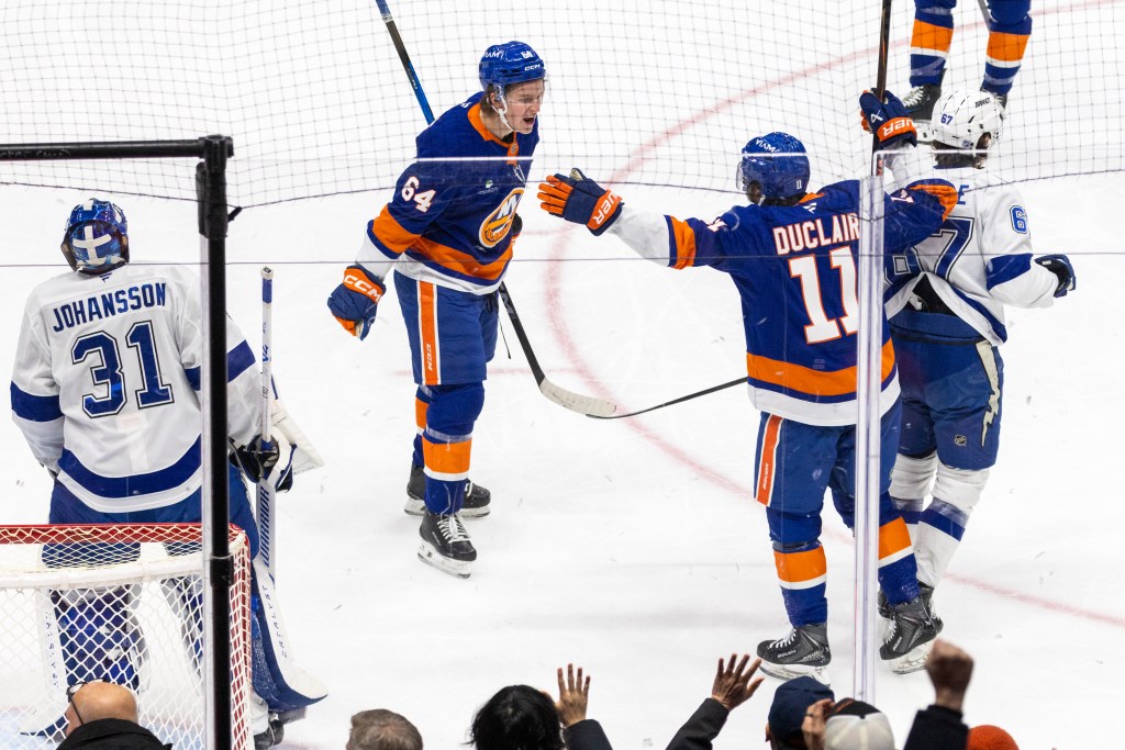 Ilya Sorokin backstops Islanders to shootout win and season sweep of Lightning