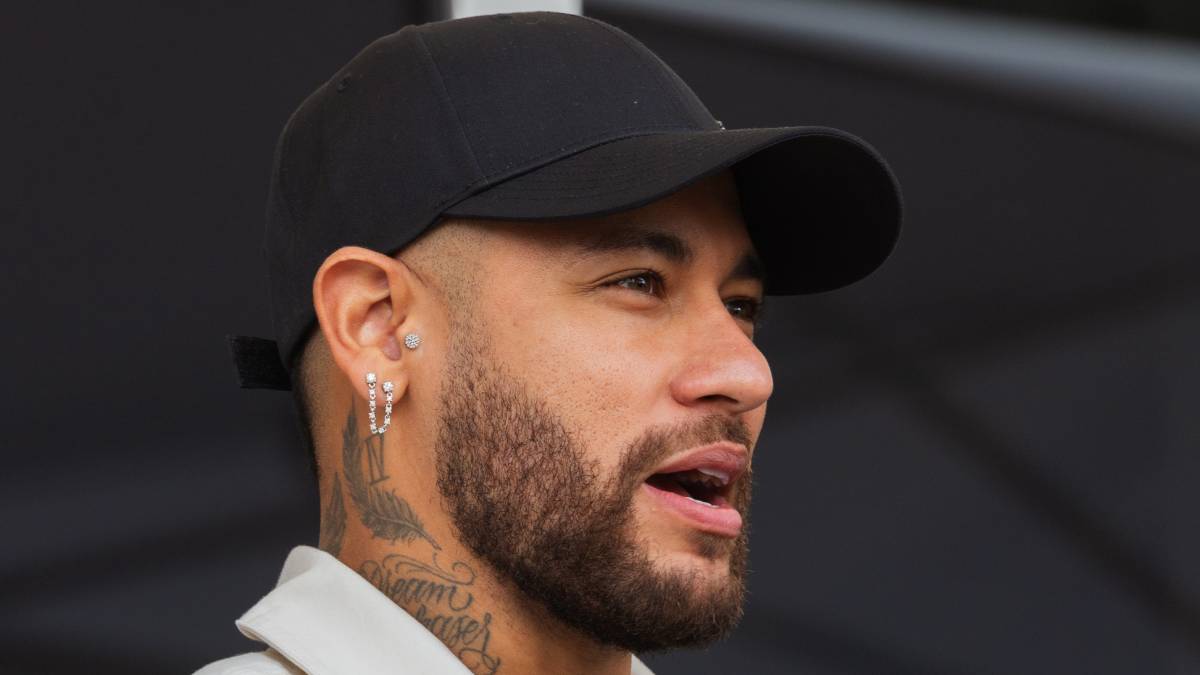 Neymar set for knee surgery after boosting World Cup hopes with Santos heroics