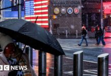 Powerful winter storm targets US northeast as NYC issues travel ban