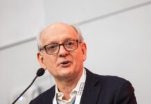 AI Arms Race Risks Human Extinction, Warns Top Researcher