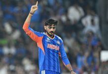 Axar Axing: Ten Doeschate Terms Move “Tactical”, Kotak Says Player Informed