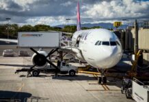 True aloha: What it’s like flying Hawaiian Airlines’ longest domestic flight in first class