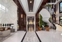 A billionaire and an A-list actor found refuge in a 37-home Florida neighborhood with armed guards—proof that privacy is now the ultimate luxury