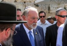 Report: US officials rush to calm Arab anger over Huckabee’s Greater Israel remarks