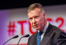 Ministers must end ‘barking mad’ restraints on civil service pay, union leader warns