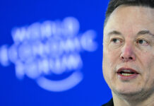 With co-founders leaving and an IPO looming, Elon Musk turns talk to the moon