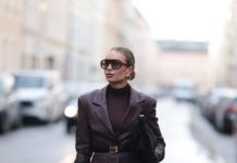 How to style baggy trousers with a blazer according to street style