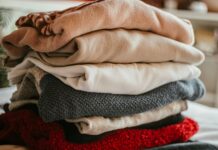 How to Layer Your Clothes to Stay Warm in Any Season (2026)