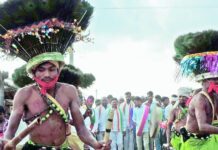 Adivasis Protest For House Numbers In Komaram Bheem Colony