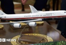 Air Force One set for makeover paint job with new colours