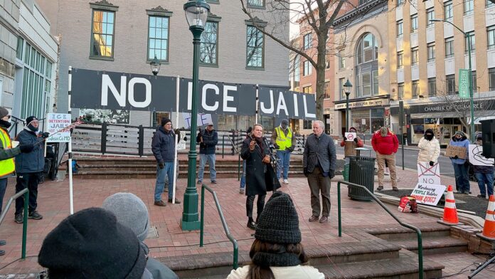 hagerstown-ice-protesters.jpg