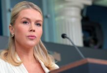 Leavitt brushes off Lutnick–Epstein heat with list of administration wins media ignored before ending briefing