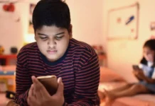 As More Families Worry About “Screen Addiction”, This Expert Explains Why “Detox” Backfires