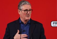 Labour MPs urge Starmer to reveal if he saw peer’s warnings about Mandelson’s Epstein links