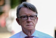 Starmer’s top adviser shouldn’t resign over Mandelson scandal, minister says