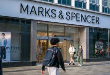 M&S shoppers race to buy ‘gorgeous’ £15 glass vase that ‘looks more expensive than it is’