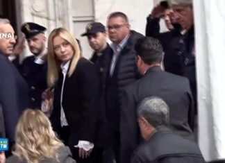 Funerali di Domenico, la premier Meloni arriva alla Cattedrale di Nola
