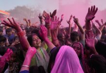 Virat Kohli, Kareena Kapoor, Sachin Tendulkar Extend Holi Greetings