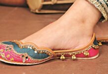 Toe-Tal Desi Sass From Heel to Toe