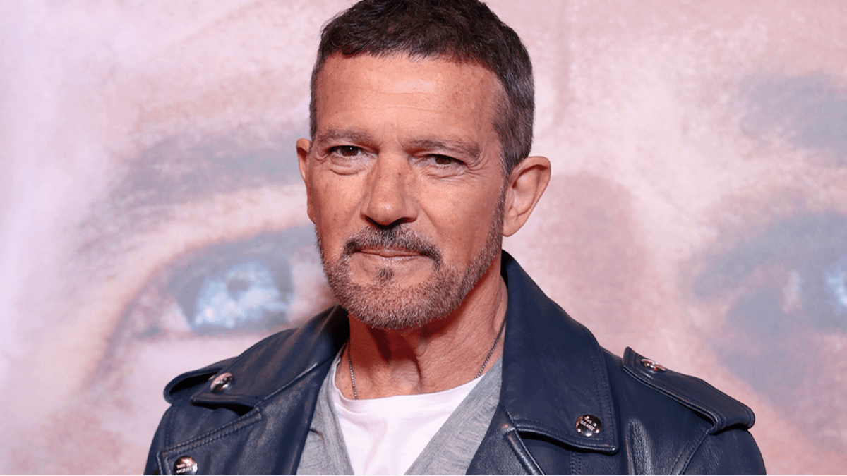 Antonio Banderas Leaves Hollywood After Heart Attack, Opens A theatre Group in Hometown