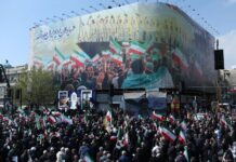 Bombe sul petrolio e sul gas dell’Iran che risponde e minaccia: il Golfo è in fiamme