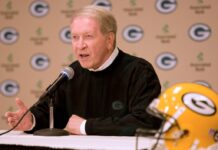 Bob Harlan, longtime Packers president who helped win multiple Super Bowls, dead at 89