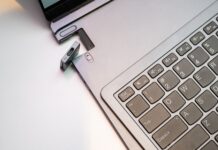 Lenovo’s Latest Wacky Concepts Include a Laptop With a Built-in Portable Monitor