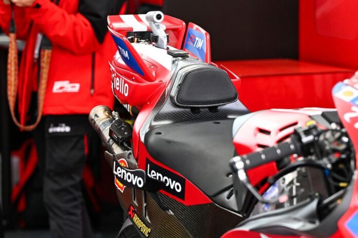 ducati-team-bike-detail.jpg