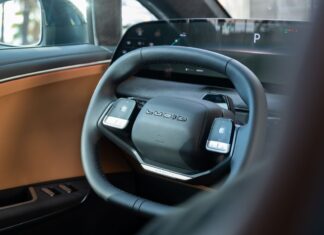 Lucid Motors ships Apple CarPlay and Android Auto to Gravity SUV owners