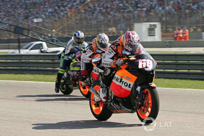 motogp-rio-gp-2004-nicky-hayden-repsol-honda-team.jpg