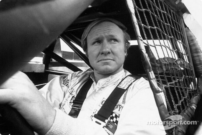 nascar-cup-michigan-ii-1972-cale-yarborough-in-james-hylton-s-mercury.jpg