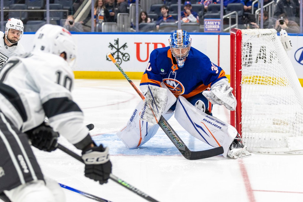 new-york-islanders-goalie-ilya-123516861.jpg