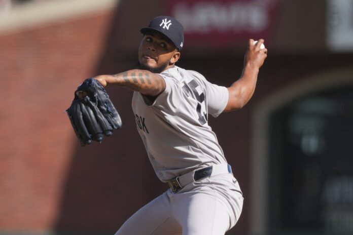 new-york-yankees-pitcher-camilo-124555521.jpg
