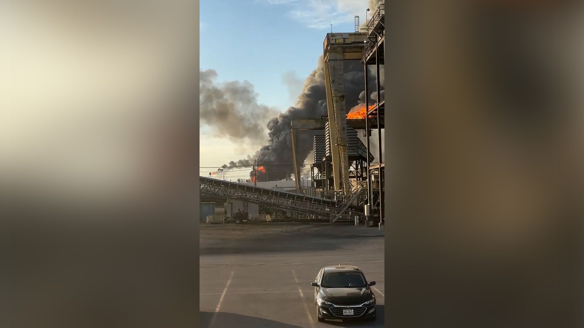 Texas oil refinery in flames after explosion