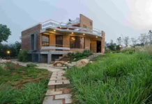 This Bengaluru Home Runs Without AC, Uses Mud & Solar to Stay Cool