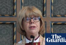 Archbishop of Canterbury backs pope’s calls for peace amid Trump feud