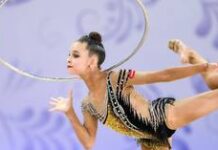 Russian athletes return to major event under flag and anthem (VIDEO)