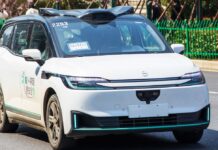 Robotaxi Outage in China Leaves Passengers Stranded on Highways