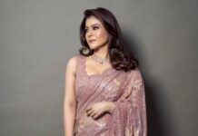 Kajol’s Rimple & Harpreet sari is covered in sequins and floral embroidery