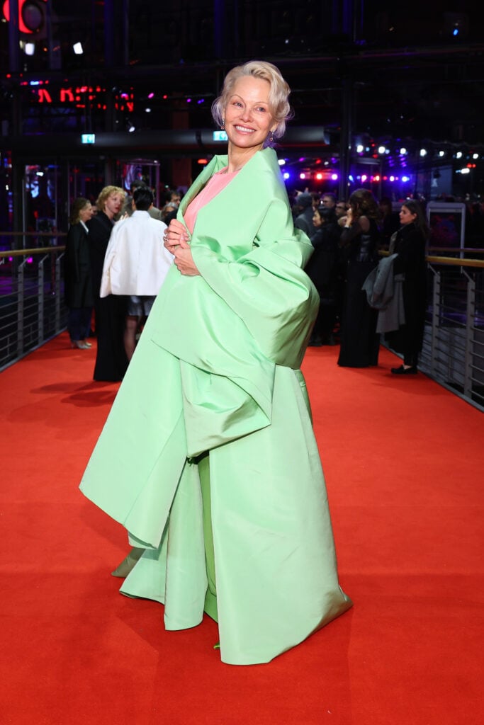 0518_pamelaanderson_01-683x1024.jpg
