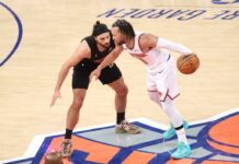 Knicks mount furious rally to beat Cavaliers in thrilling OT Game 1 win