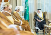 أمير الشرقية يستقبل سفير سلطنة عُمان لدى المملكة