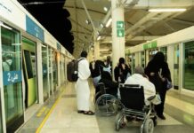 صور| توافد ضيوف الرحمن إلى صعيد عرفات لأداء ركن الحج الأعظم