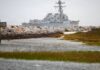 U.S. destroyers face second round of Iranian attacks