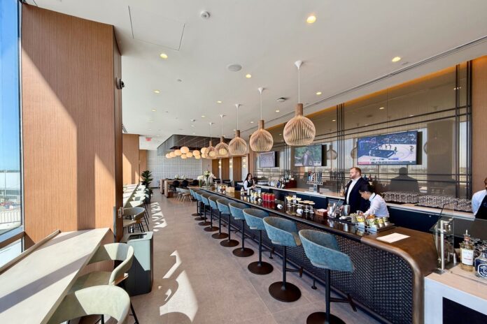 American-Flagship-Lounge-Admirals-Club-Philadelphia-10.jpg