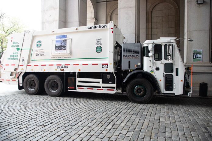 NY-LA-Teaming-Up-EVs-Gear-55280869496_e2b5484109_b.jpg